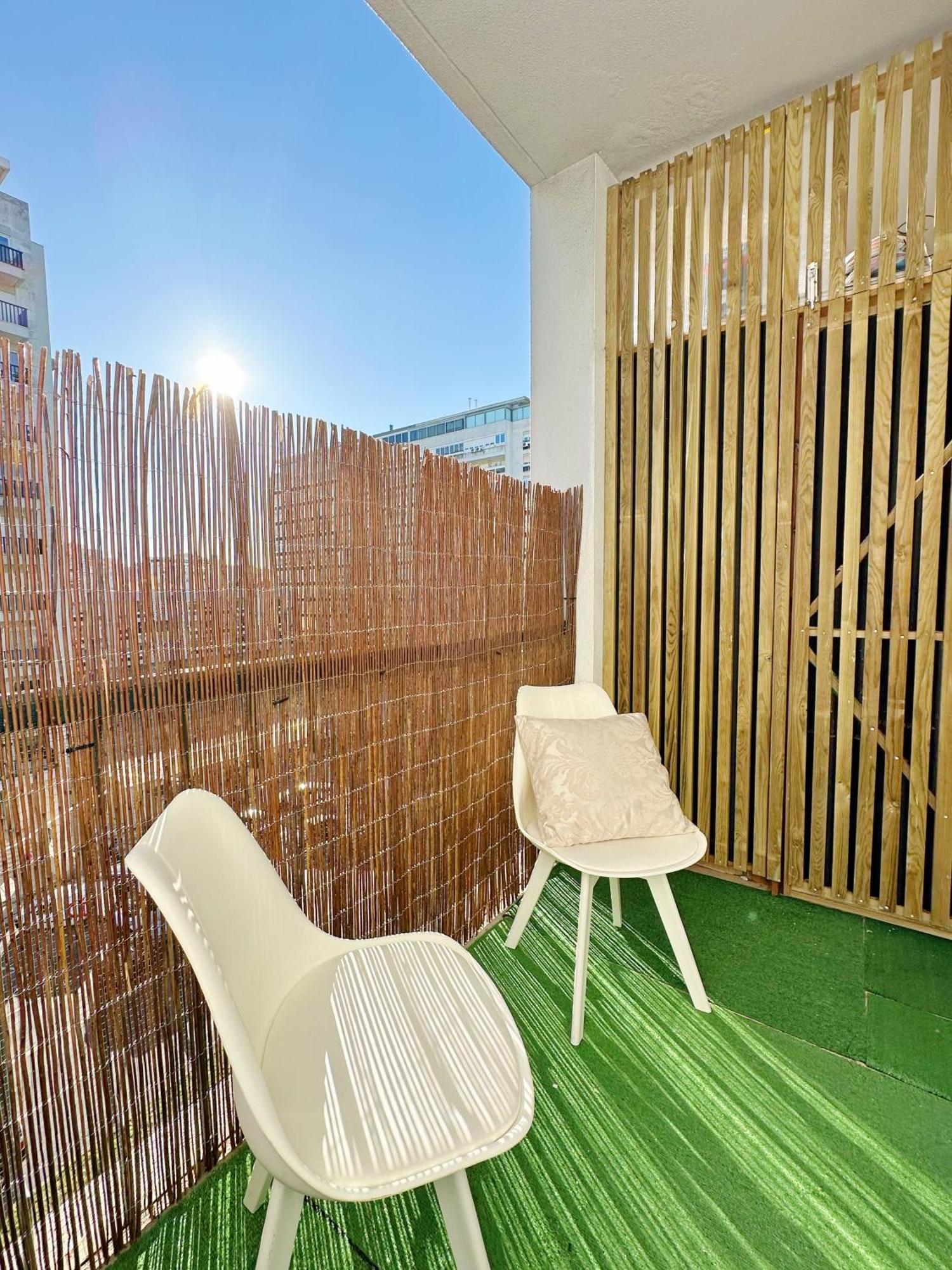 Soar Home I Urban Nest - Near Airport & Green Park Лиссабон Экстерьер фото