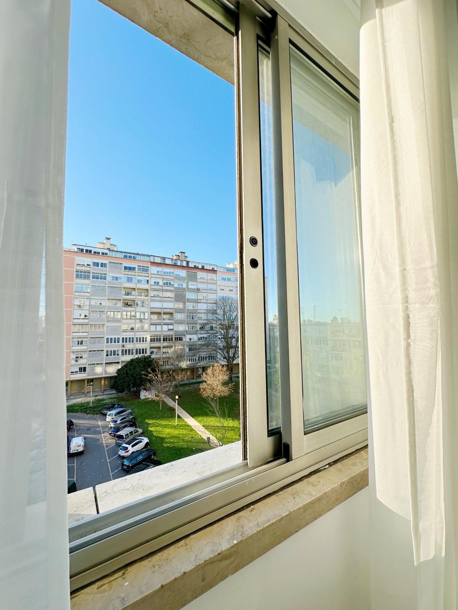 Soar Home I Urban Nest - Near Airport & Green Park Лиссабон Экстерьер фото
