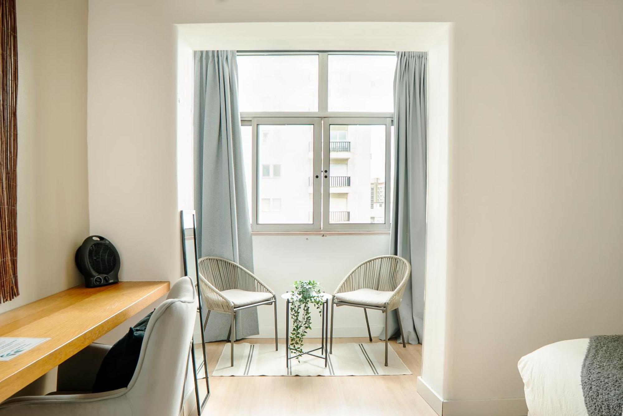 Soar Home I Urban Nest - Near Airport & Green Park Лиссабон Экстерьер фото
